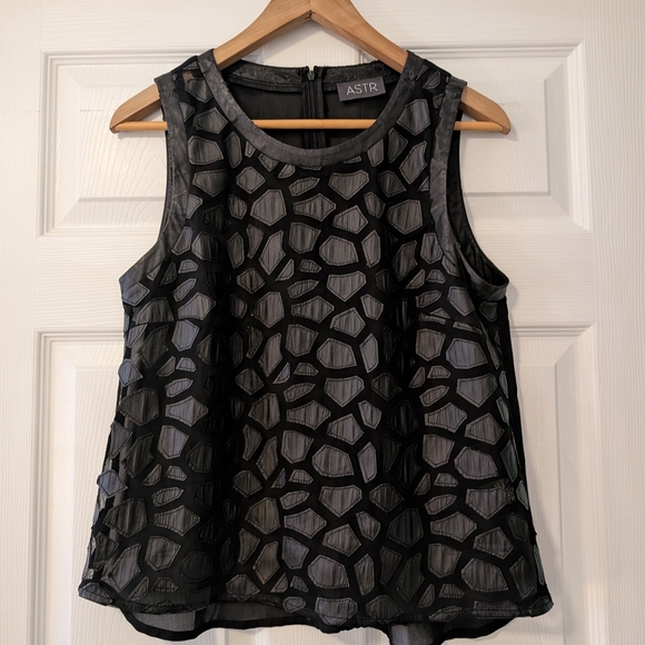 Astr Tops - ASTR the Label Women's Black Mesh Sleeveless Top Size Medium